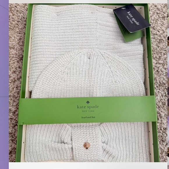 Kate Spade White Scarf and Hat Set New. In Box - Picture 2 of 4